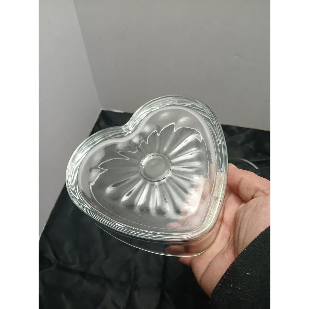 ​2 Pc Heart Shaped Clear Pressed Glass Dishes Sunburst Fluted Candy Nut Bowl Set